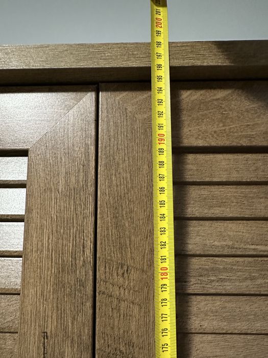 Гардероб  три крила  компактен  неразличим от нов