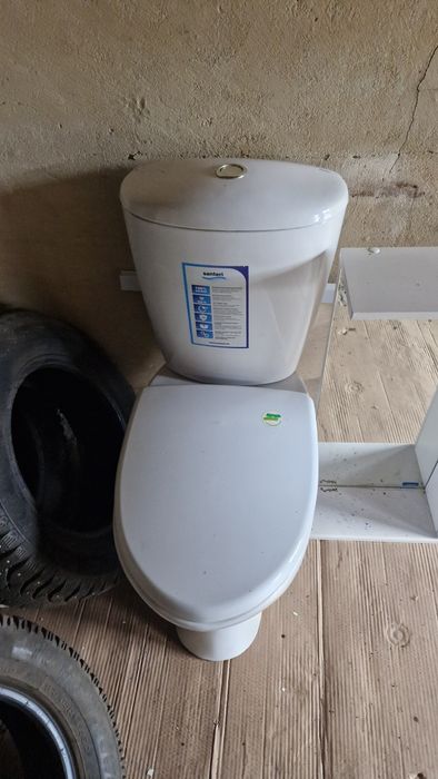 Продам Унитаз в хорошем состоянии