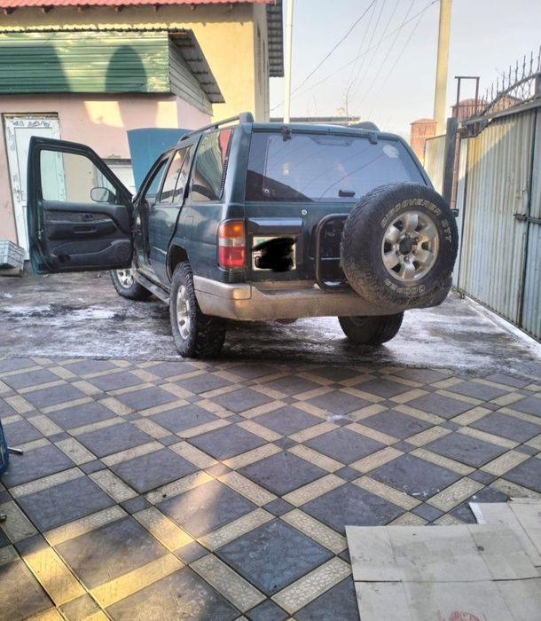 Ниссан террона внедорожник