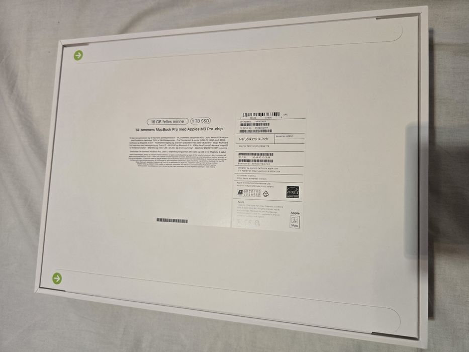 Macbook Pro 14, M3 Pro-chip НЕИЗПОЛЗВАН