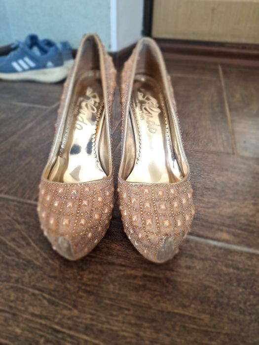 Продается каблуки