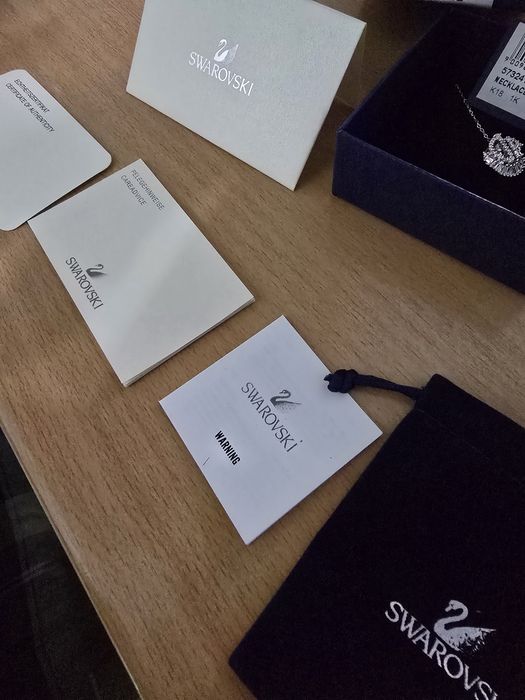 Pandantiv Swan
Tăieturi mixte, Lebădă, Alb