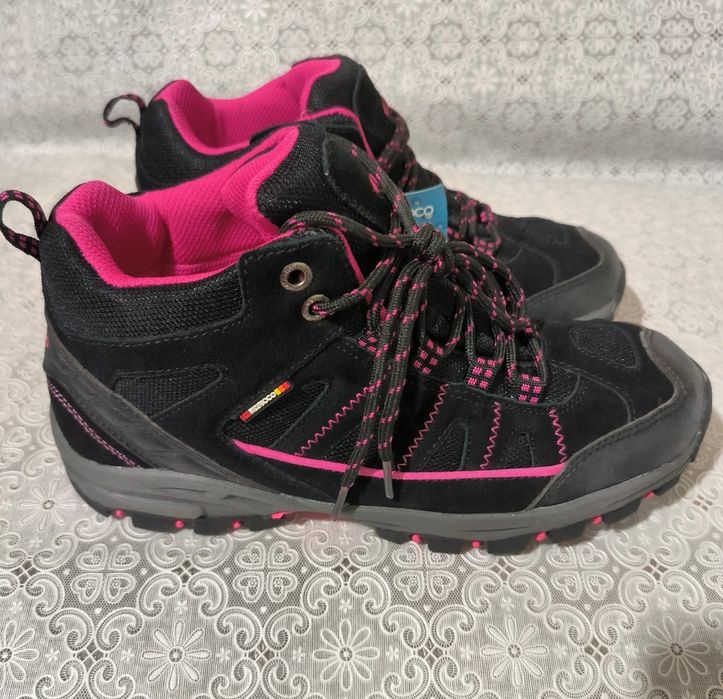 Bocanci munte, drumetie, trekking shoes, marime 39