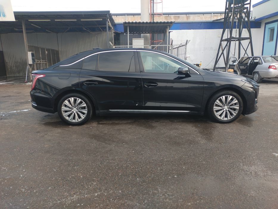 Hongqi eqm 5 sotiladi 450 tali