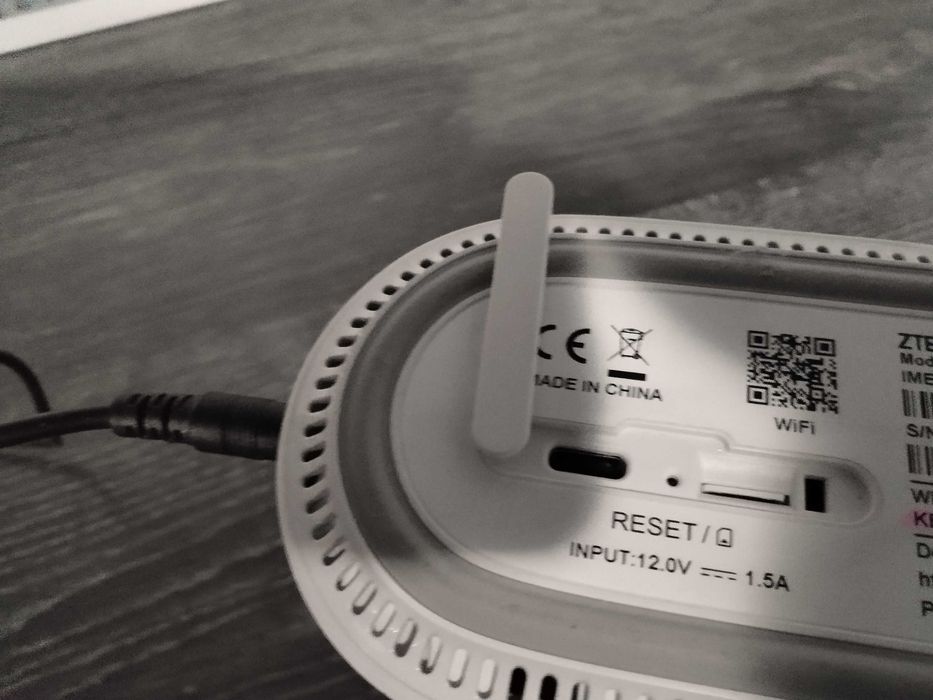 страхотен ултра бърз 5G СИМ рутер за мобилен интернет на Иетел