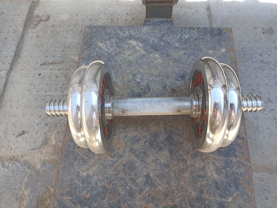 Продам гантели по одной