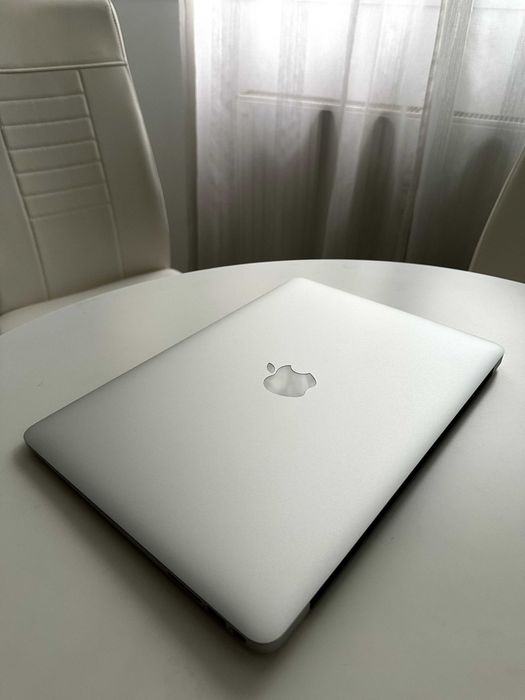 Laptop Mac Book Air 900 de ron