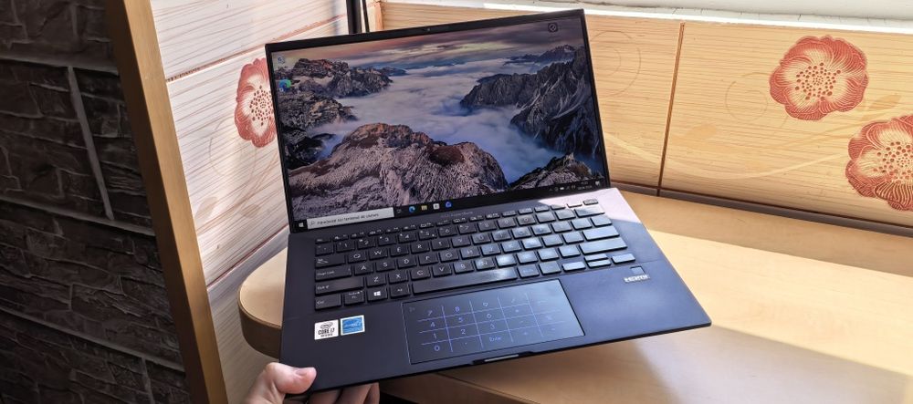 Laptop Asus ExpertBook B9__0.88 KG_i7-10510U gen 10__1TB SSD__16GB__14"FHD IPS__Bateria 6 ore__(Material Magneziu)