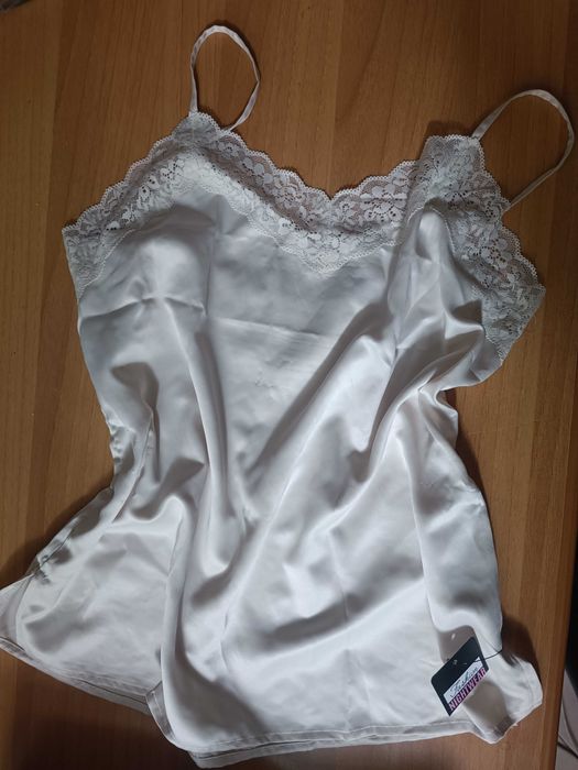 Нежна сатенена пижама