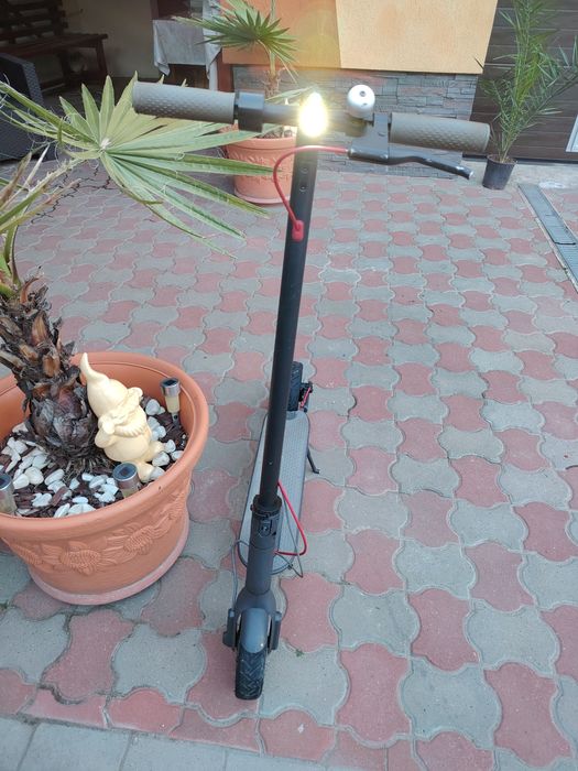 Vând trotineta electrica Xiaomi ,model M356