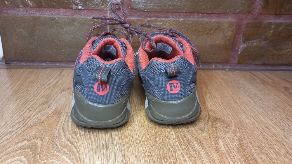 Дамски планински маратонки 39номер