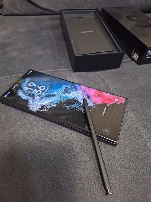 Телефон Samsung S22 Ultra