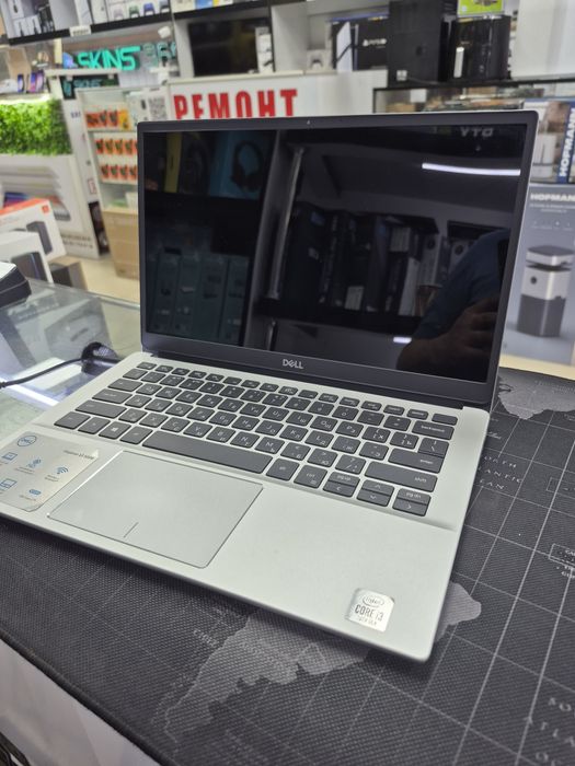 Dell Inspiron 5000 13 core i3 10110u 4Gb 128Gb