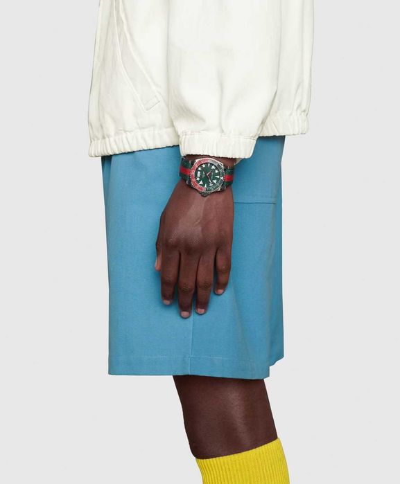 Часовник Gucci Dive 40mm