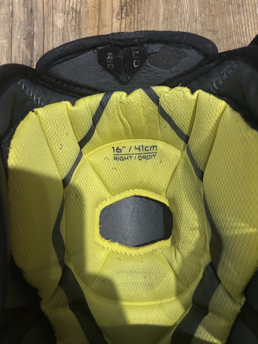 Щитки хоккейные бауер