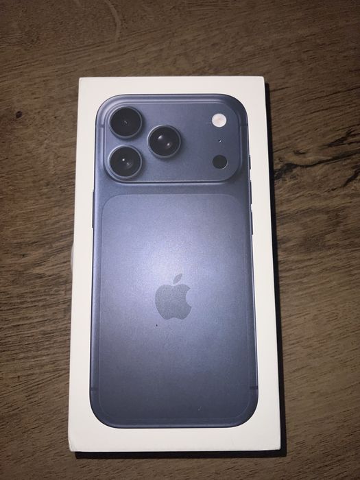 iPhone 17 Pro 256 GB / Deep Blue / , 100% Baterie