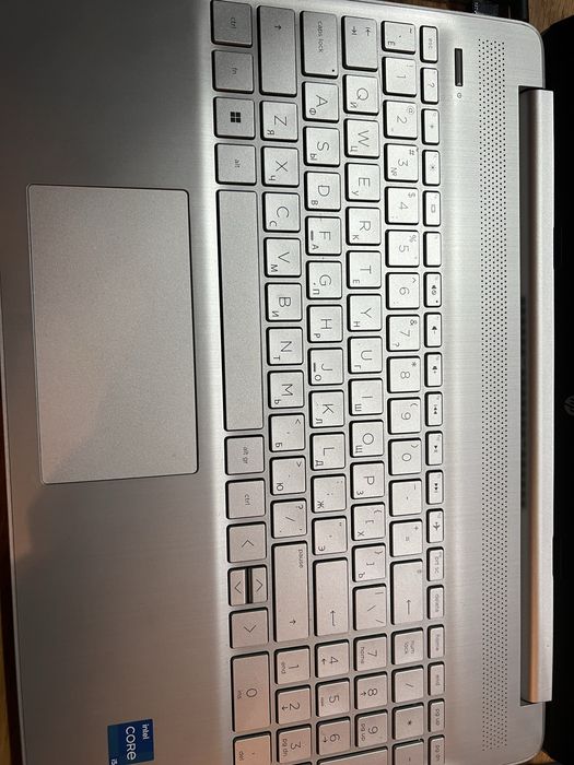 ноут бук hp (обсолютно новый)