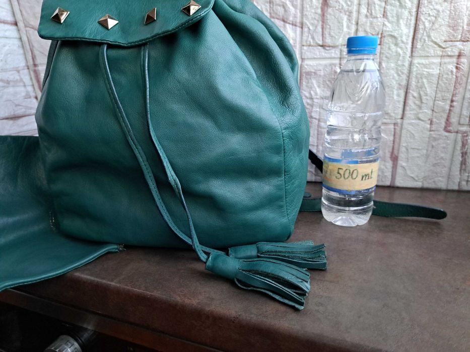 дамска раница Mezzanotte,маркова чанта,зелена кожена раница-етествена