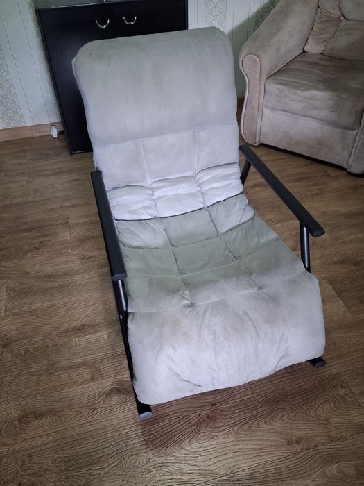 Продам кресло качалку.