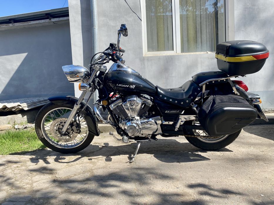 Продам мотоцикл lifan LF250-b