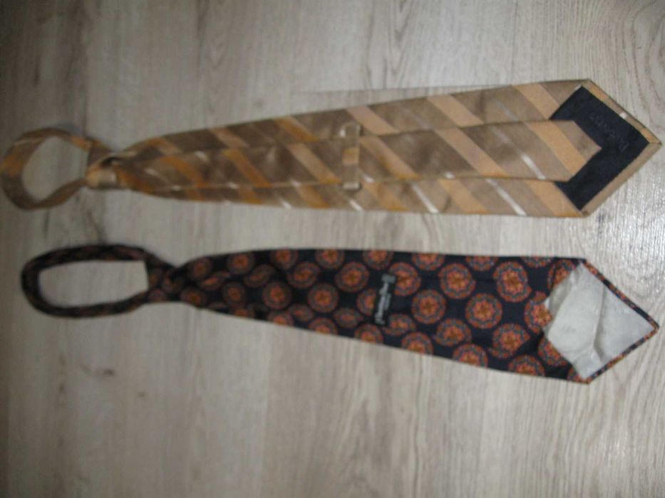 Burberrys Christian Dior вратовръзки, цена за брой