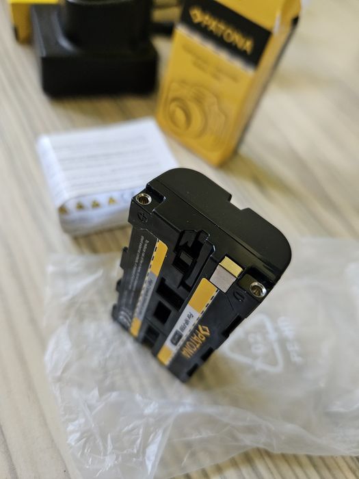 Baterii NP F550 2 x Patona + charger