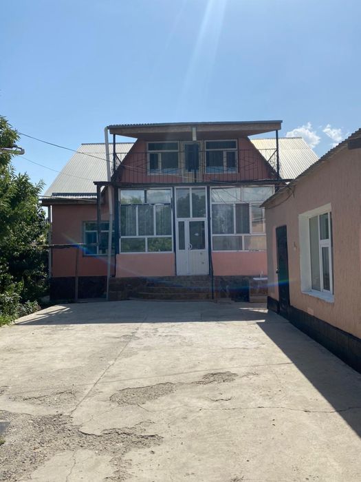 Два двух этажных дома в Центре города