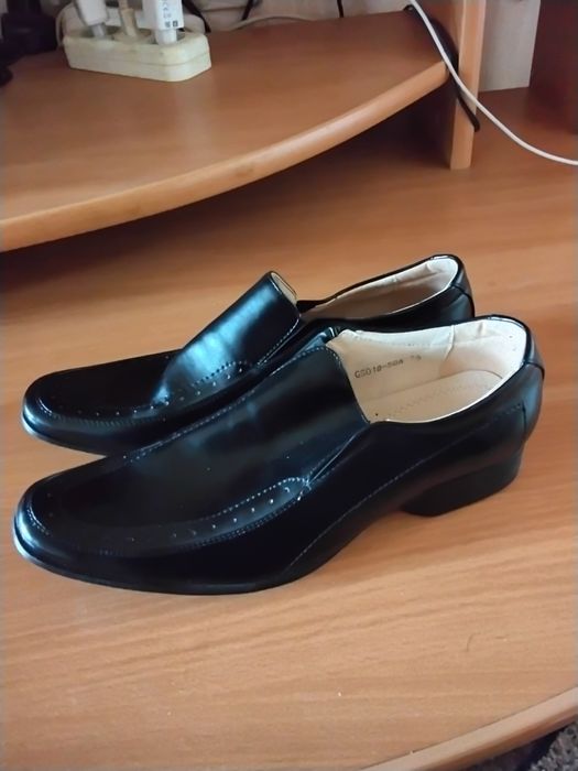 Продам мужские туфли