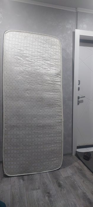 Продам матрас односпальный