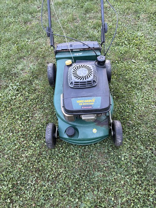 Mașină de tuns iarba Yard-Man YM 6018 SAK – Kawasaki, autopropulsată, cu coș