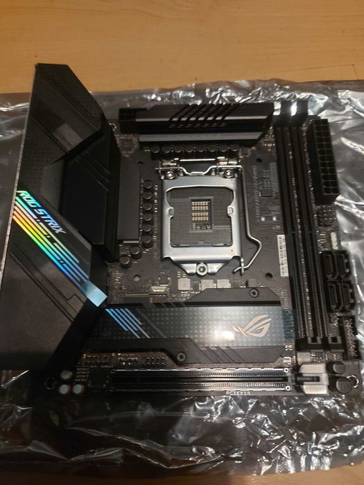 Placa de baza Asus Rog Strix H470-I Gaming