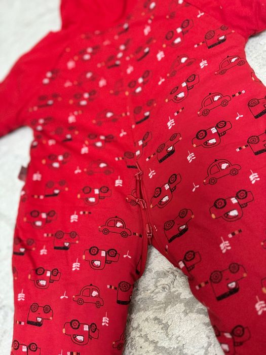 Продам комбинезон, конверт, пинетки. 0-3, 3-6 мес