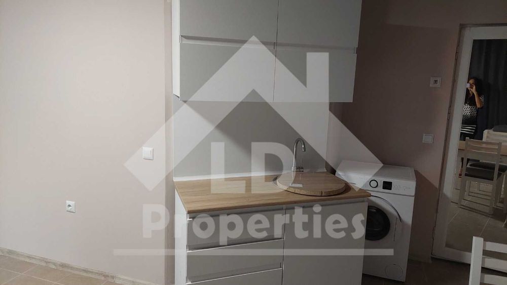 Дава се под наем Едностаен апартамент в Варна, Колхозен пазар - 26 кв.м за 255 € - Снимка #2