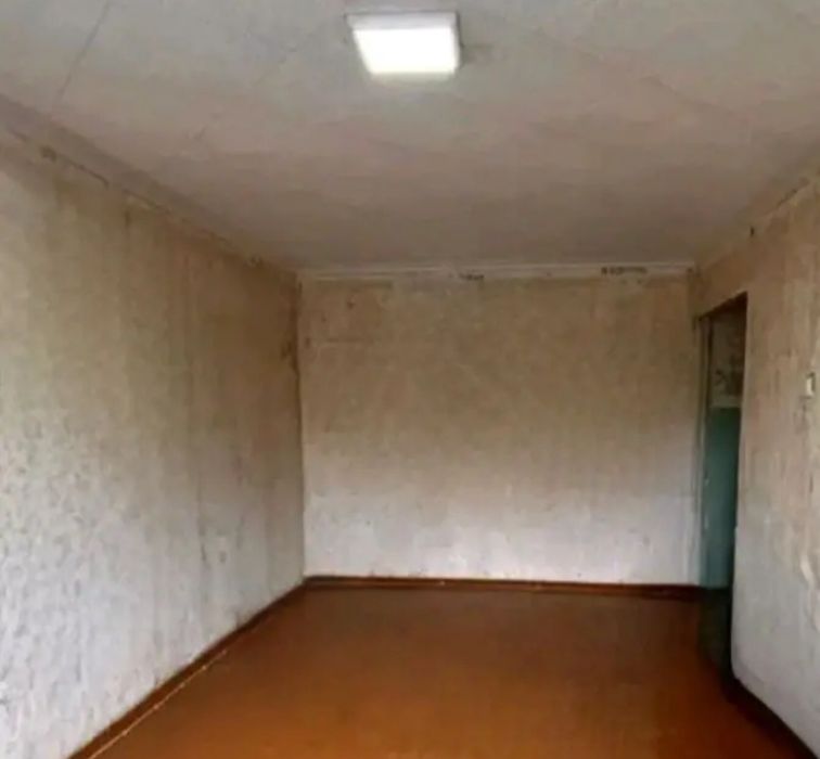 продам 1-ком. 32кв. 2мкр. 2-этаж