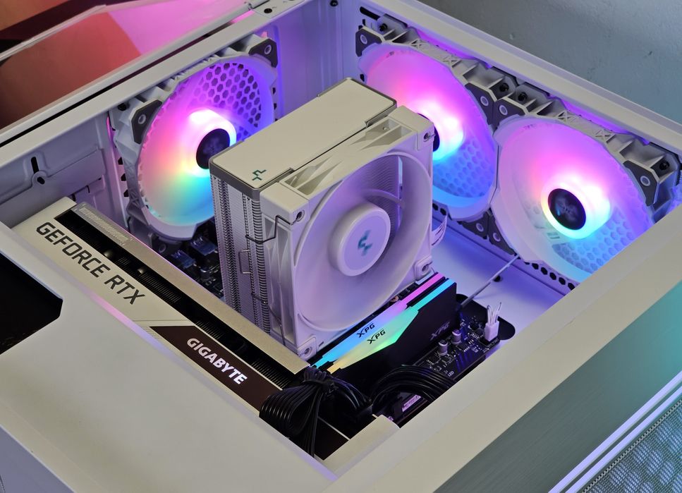 Ryzen 5-7500F/RTX 5060 8GB/RAM 32GB/SSD 1TB/Чисто Нов-Гаранция!