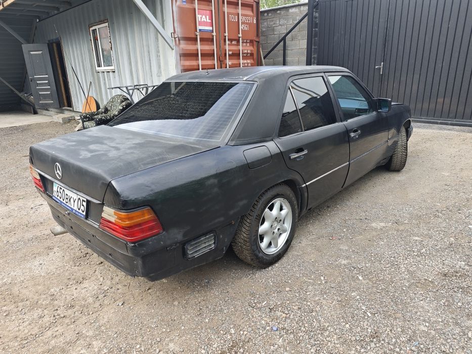 Mercedes Benz 300E