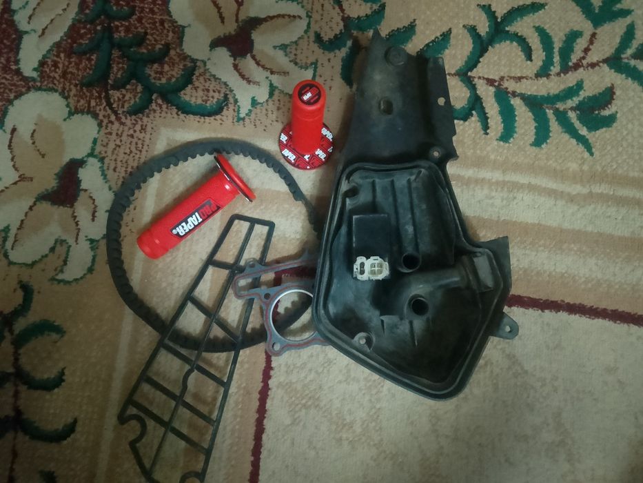 Запчасти от мопеда