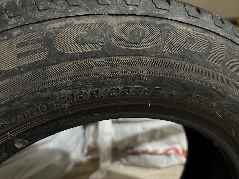 Продам шины bridgestone 195/65/R15