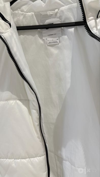 Продам куртку Nike