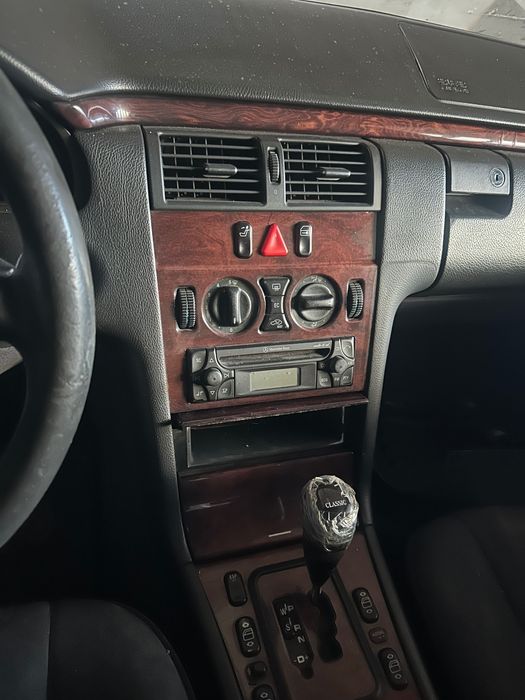 Dezmembrez mercedes w210 motor 2.7 Cdi