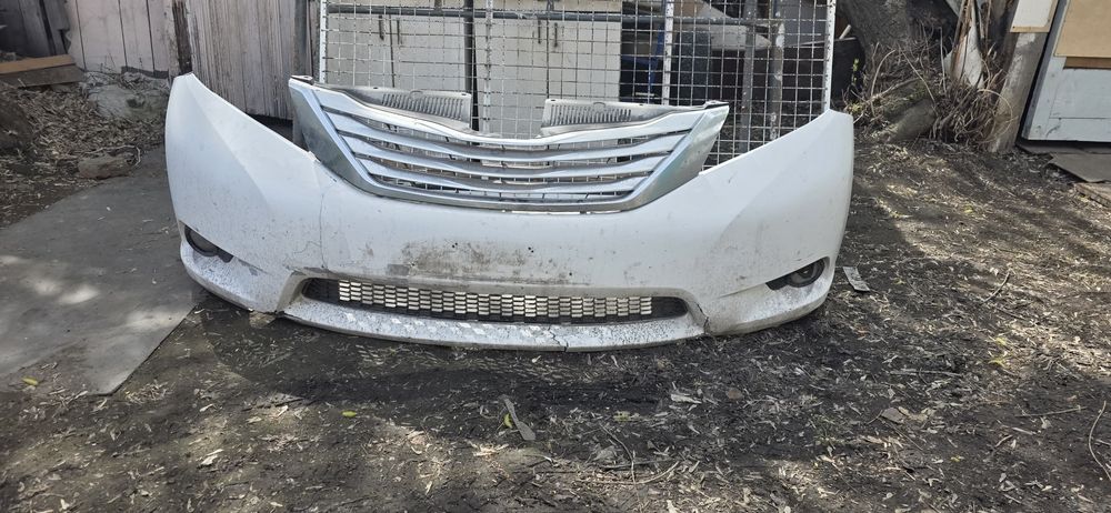 Продам бампер передний на Тойота Sienna 30. До рестайлинг.