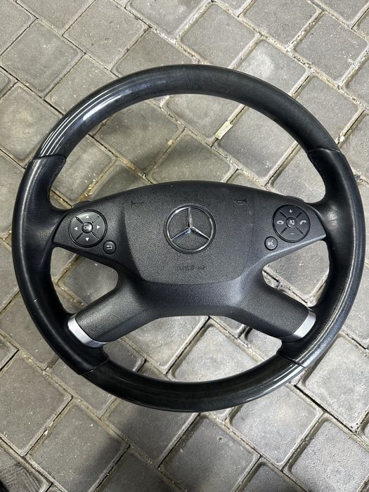 Руль на Mercedes 212.