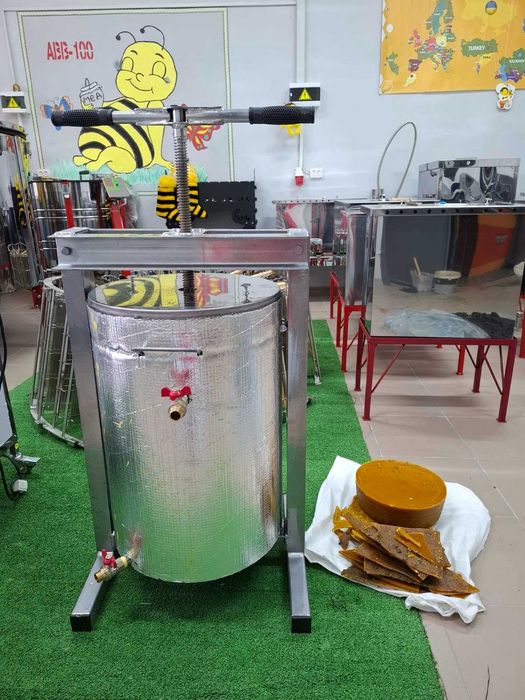 Presă storcator de ceară cu șurub și încălzire electrică