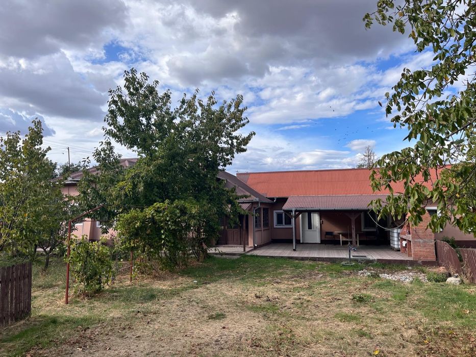 Casa spatioasa de inchiriat