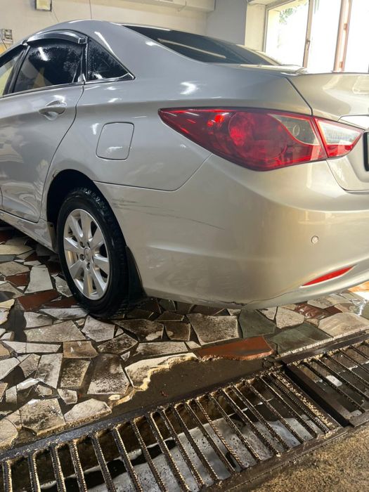 Hyundai Sonata 2011