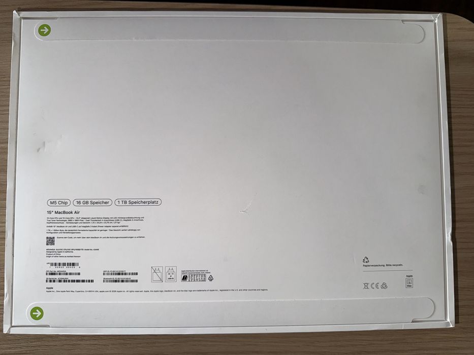 MACBOOK 15" M5 , 16gb RAM si SSD, 1TB memorie