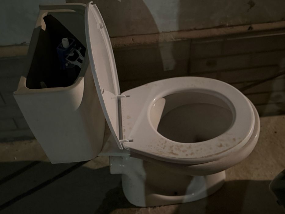 Унитаз с бочком, сантехника