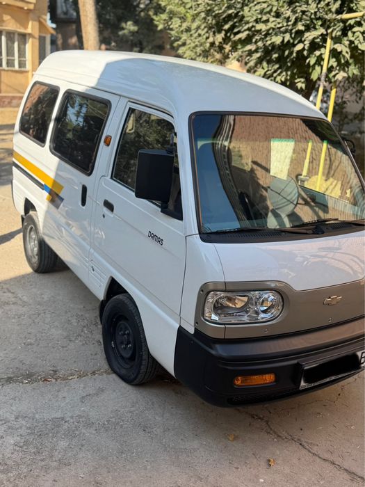 Дамас делюкс сотилади.