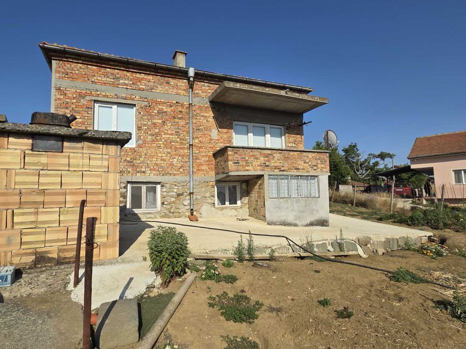 Продавам двуетажна къща в с. Пещерско, област Бургас. БЕЗ ПОСРЕДНИК!