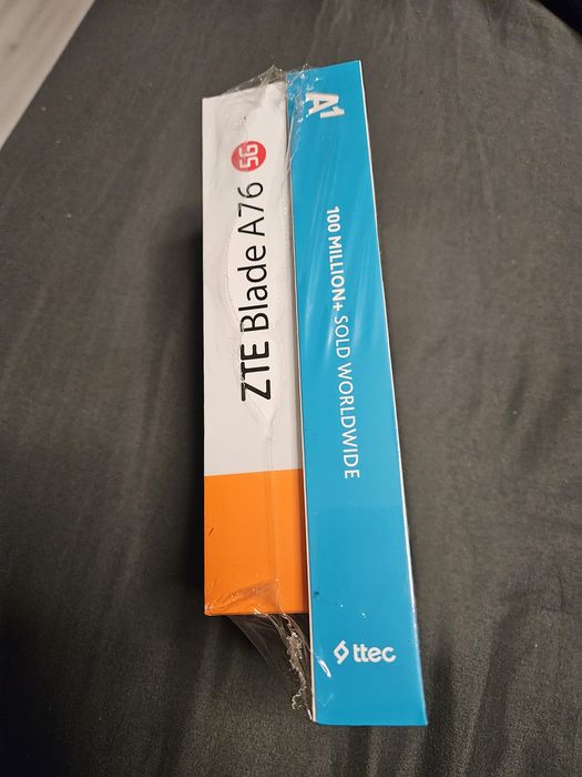 Телефон ZTE Blade A76